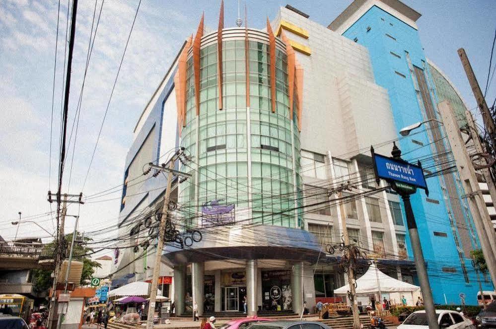 The Motley House Hostel Bangkok Exterior foto